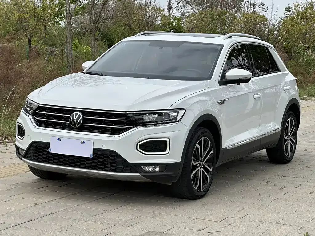 Volkswagen T-Roc — фото 1