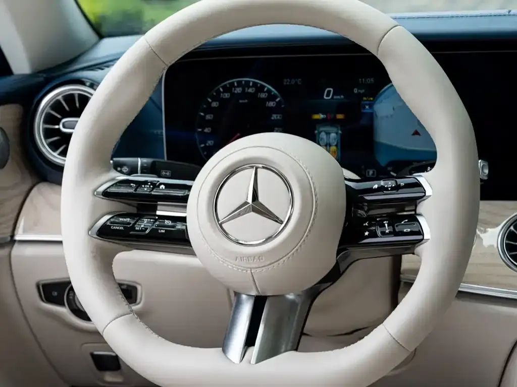 Mercedes-Benz E-Class (Import) — фото 4