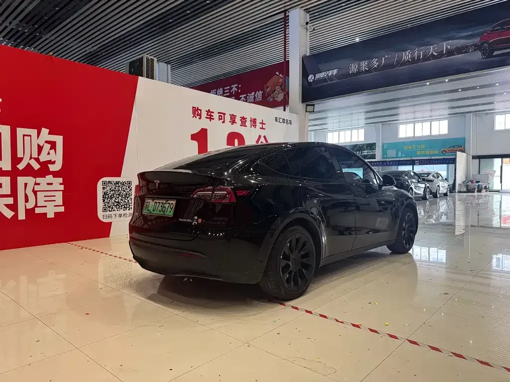 Tesla Model Y — фото 6
