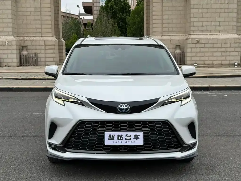 Toyota Granvia — фото 8