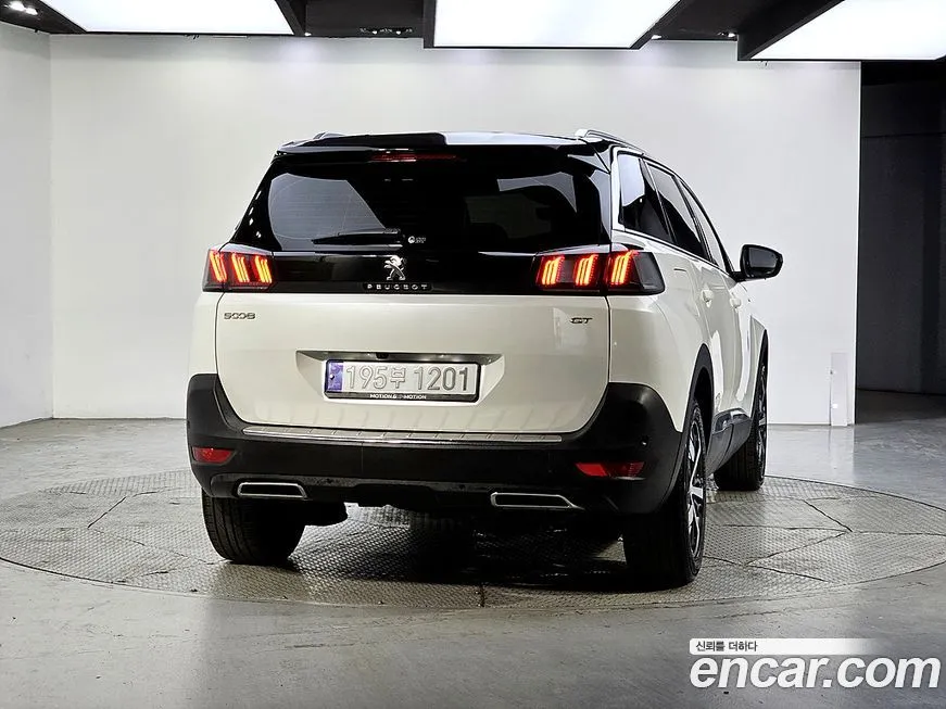 Peugeot 5008 2022 из KR, фото 2