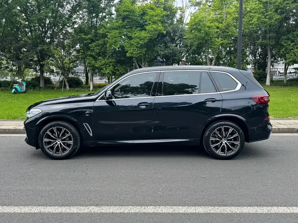 BMW X5 — фото 10