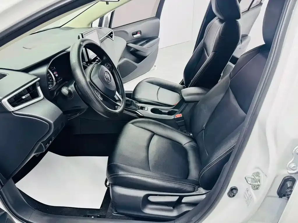Toyota Corolla — фото 10