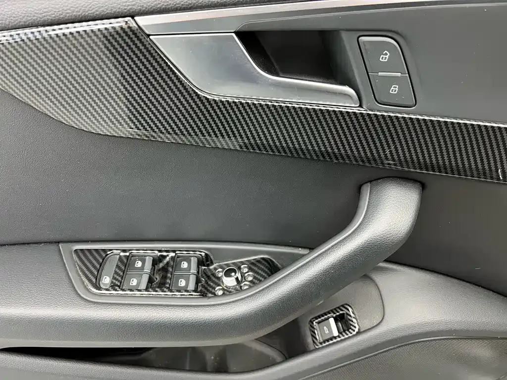 Audi A4L — фото 5