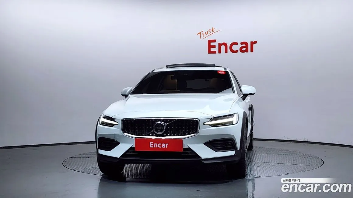 Volvo V60 2025 из KR, фото 2