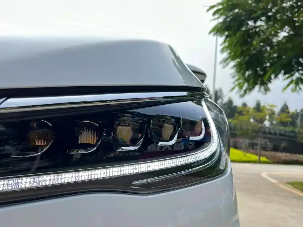BYD MAX New Energy — фото 4