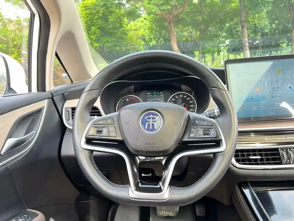 BYD MAX New Energy — фото 7