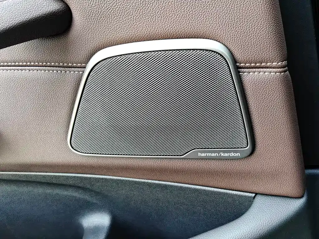 BMW 5 Series — фото 10