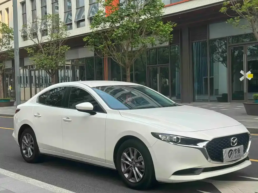 Mazda 3 Axela — фото 10