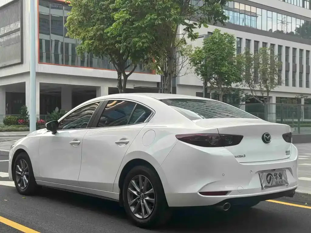 Mazda 3 Axela — фото 7