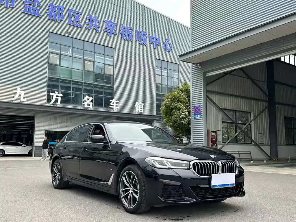 BMW 5 Series — фото 10
