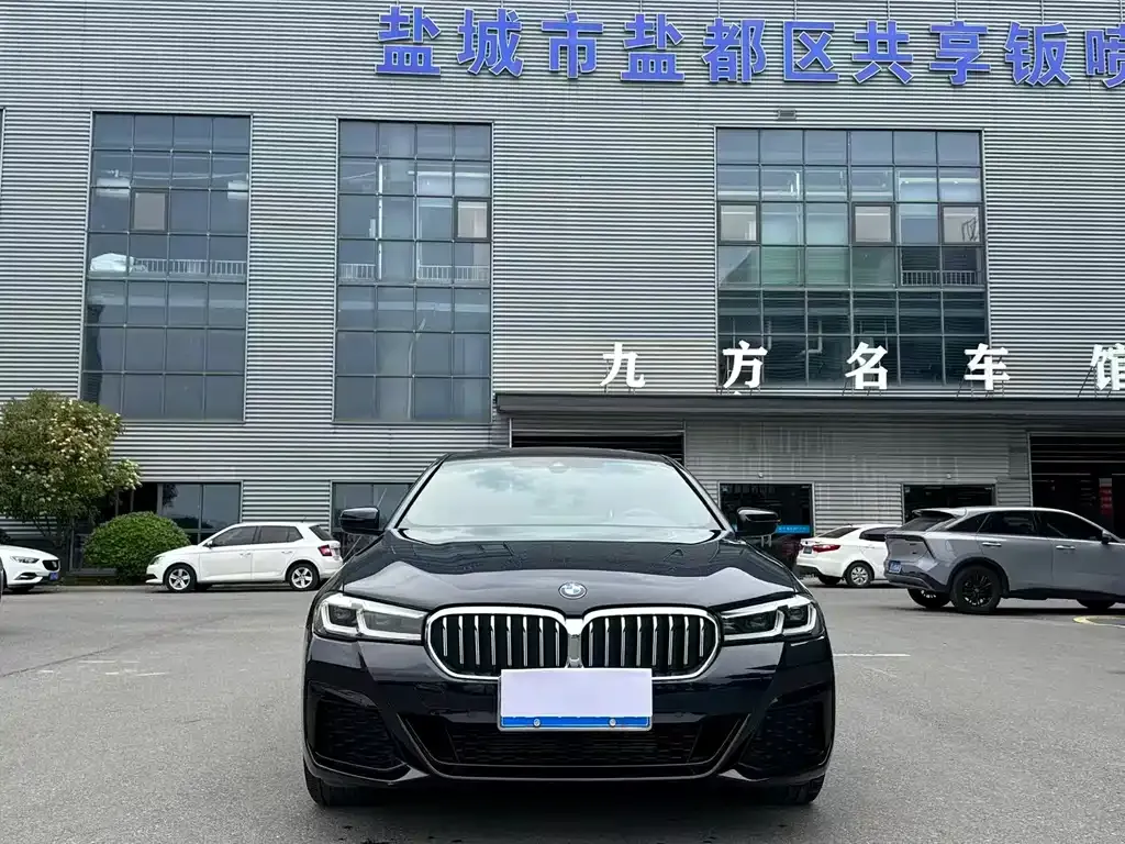 BMW 5 Series — фото 5