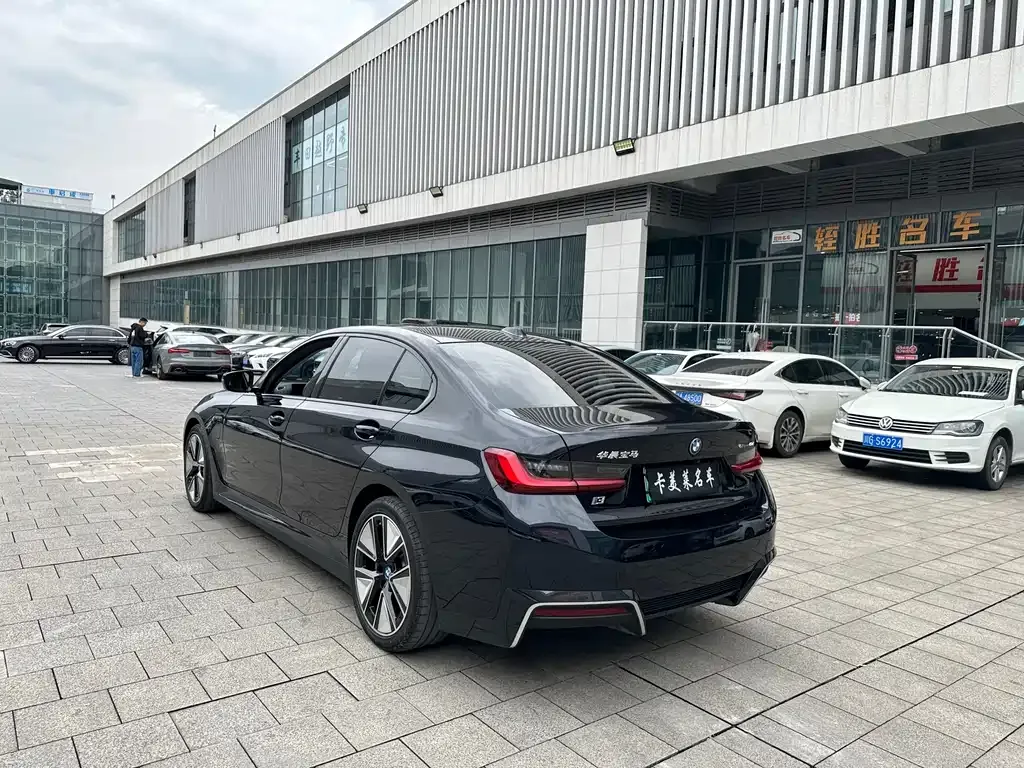 BMW i3 — фото 8