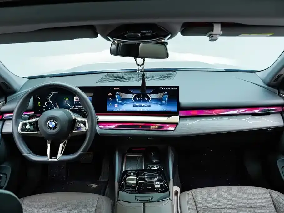 BMW 5 Series — фото 9