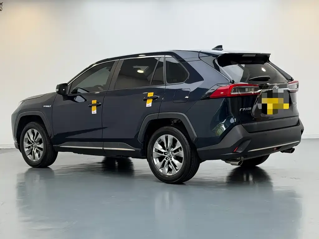 Toyota Wildlander — фото 10