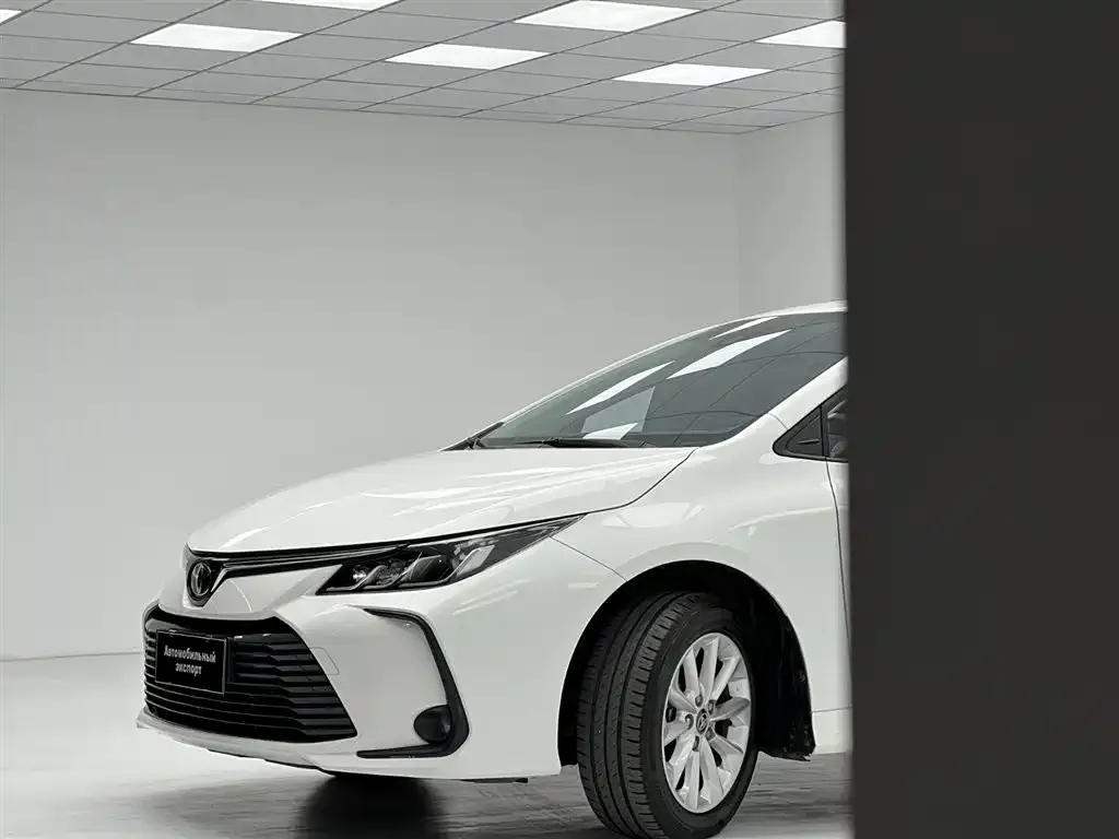 Toyota Corolla — фото 4