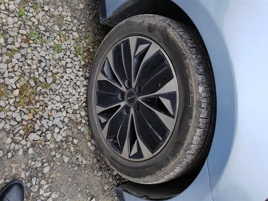 BYD Seal — фото 8
