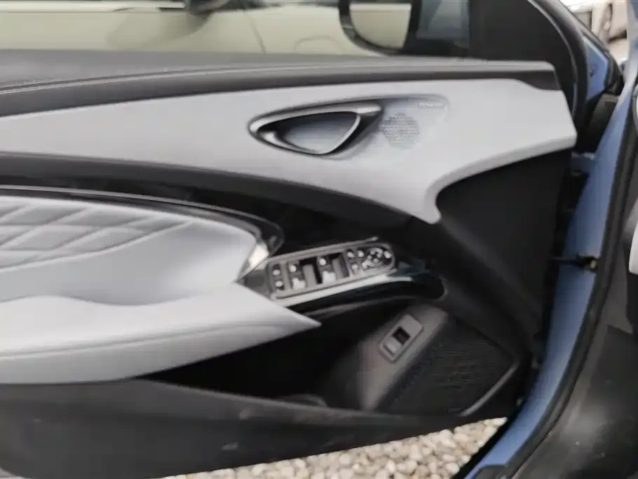 BYD Seal — фото 2