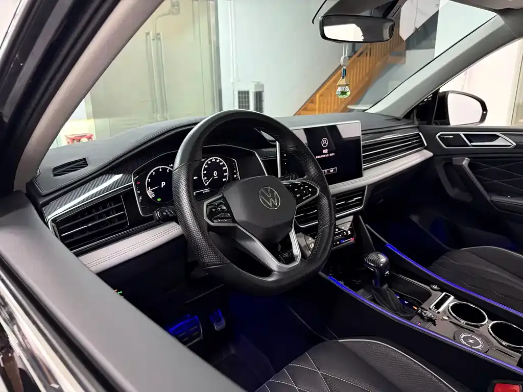 Volkswagen Tiguan L — фото 5