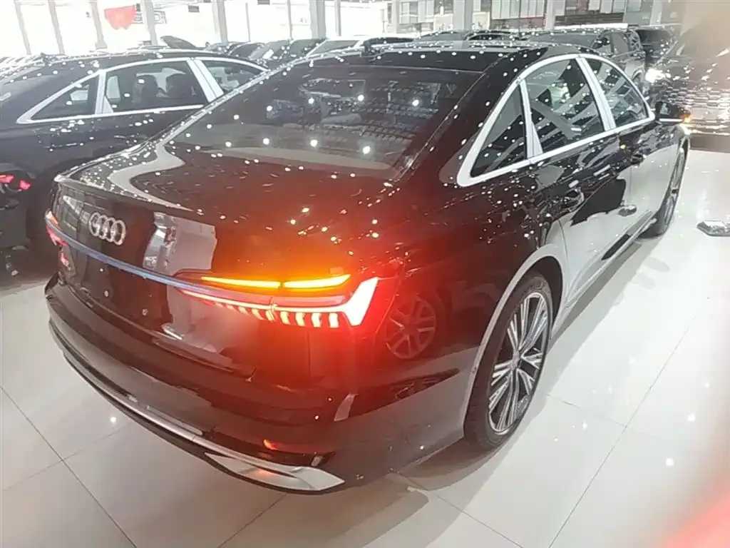 Audi A6L — фото 5
