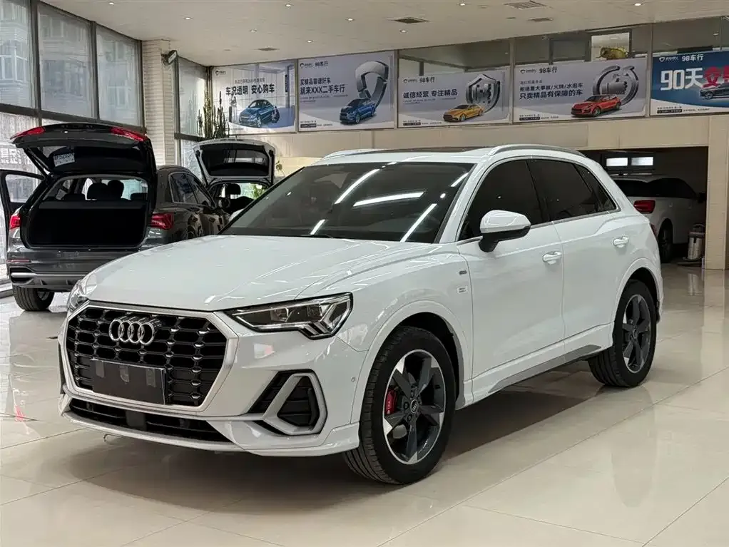 Audi Q3 — фото 1