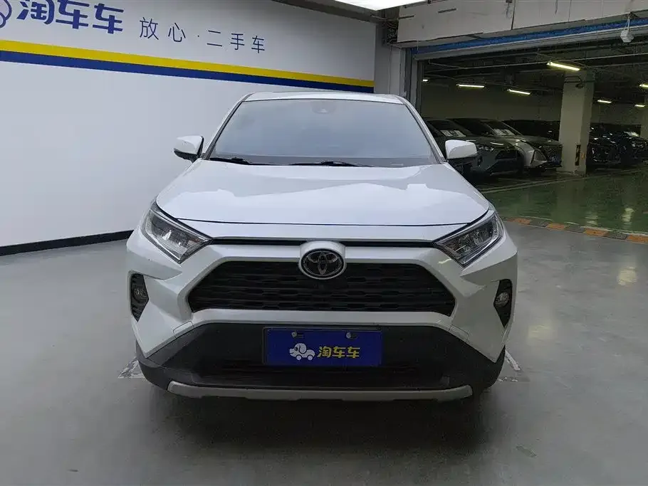 Toyota RAV4 — фото 2