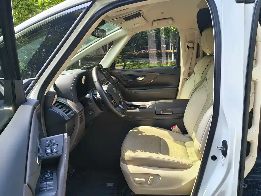 Toyota Alphard — фото 3