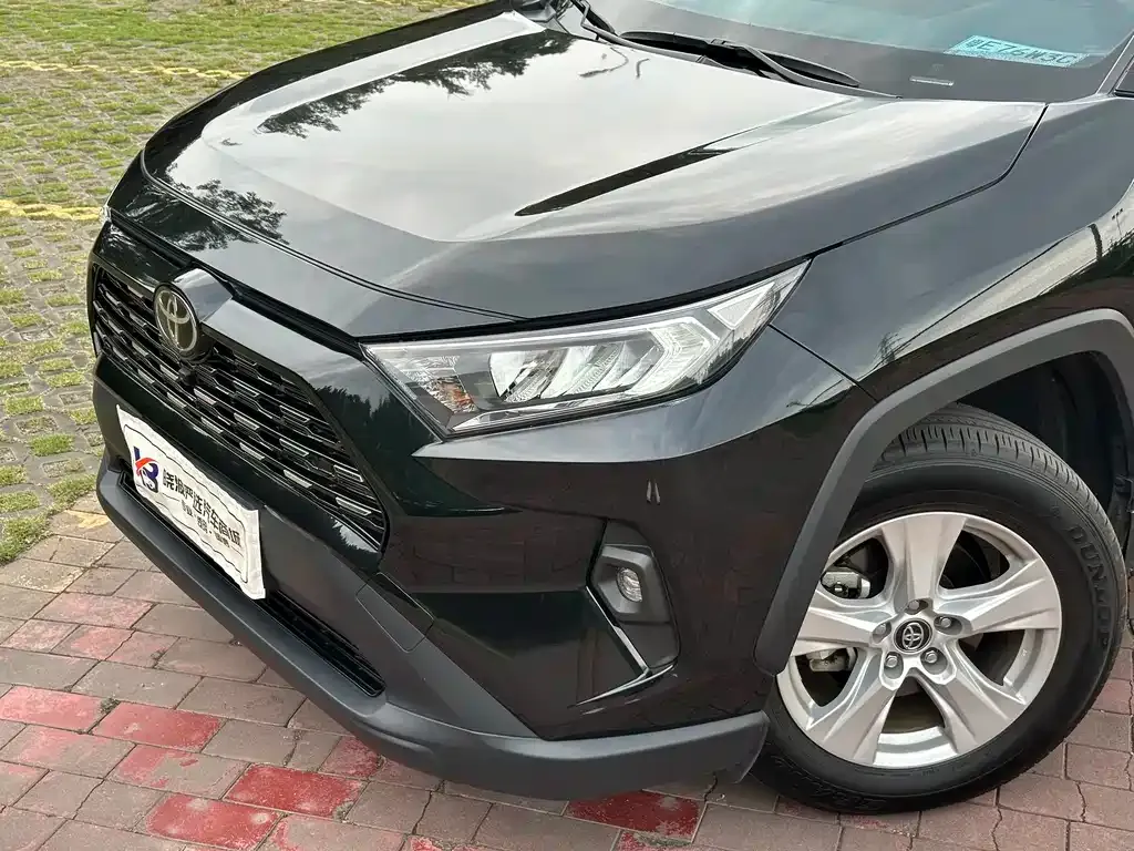 Toyota RAV4 — фото 3