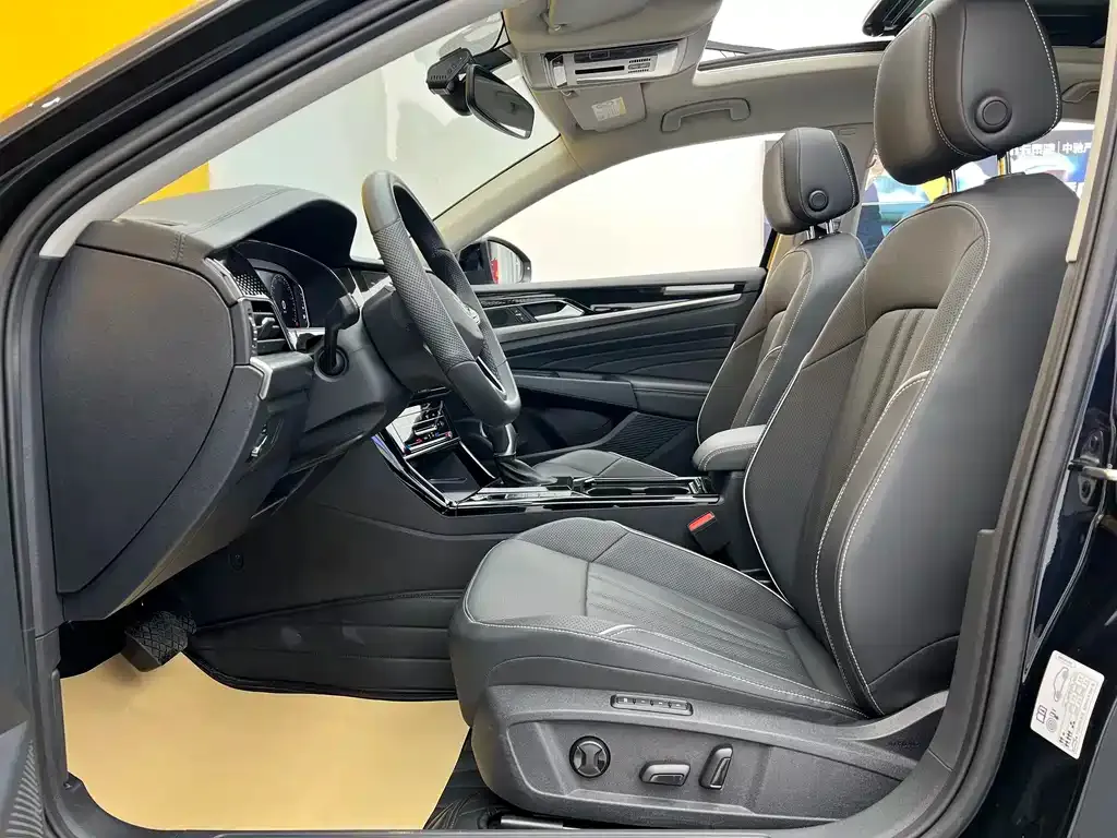 Volkswagen Passat — фото 10
