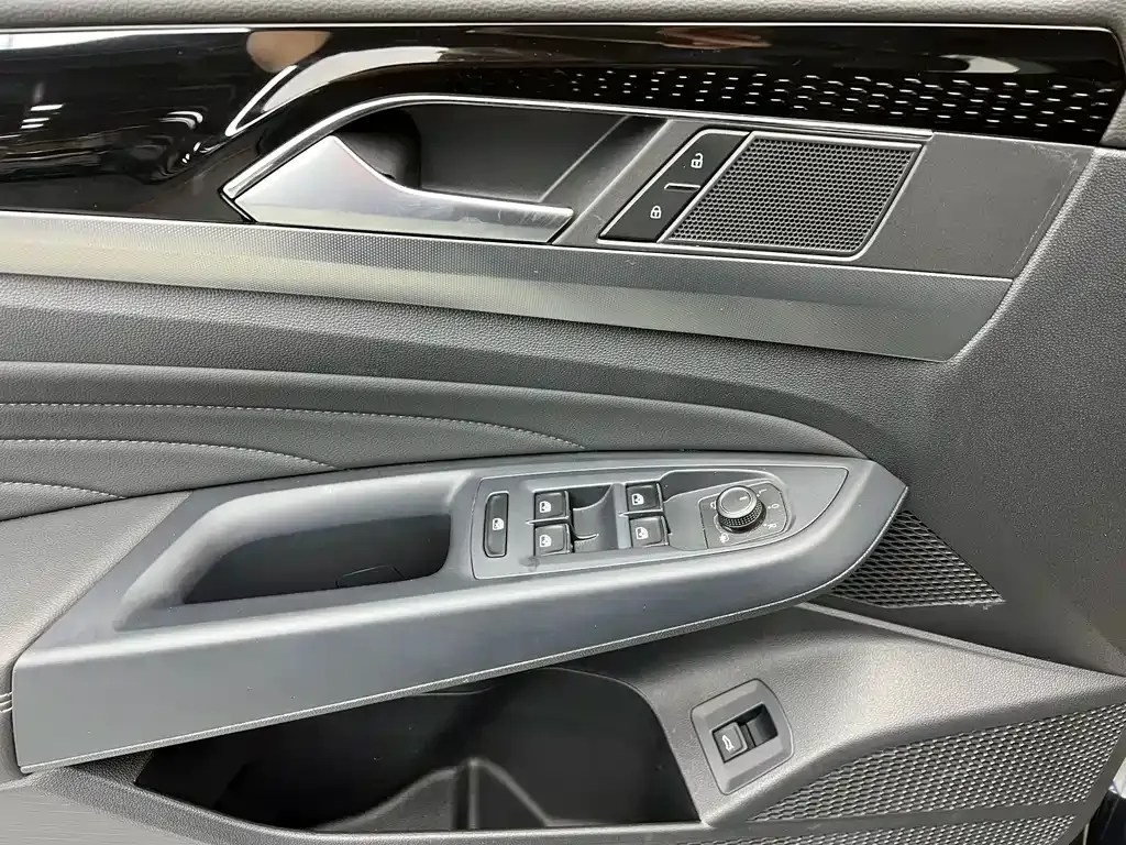 Volkswagen Passat — фото 8