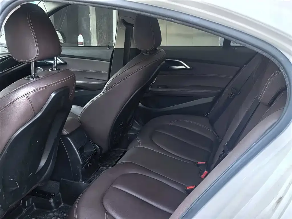 BMW 1 Series 2022 из CN, фото 4