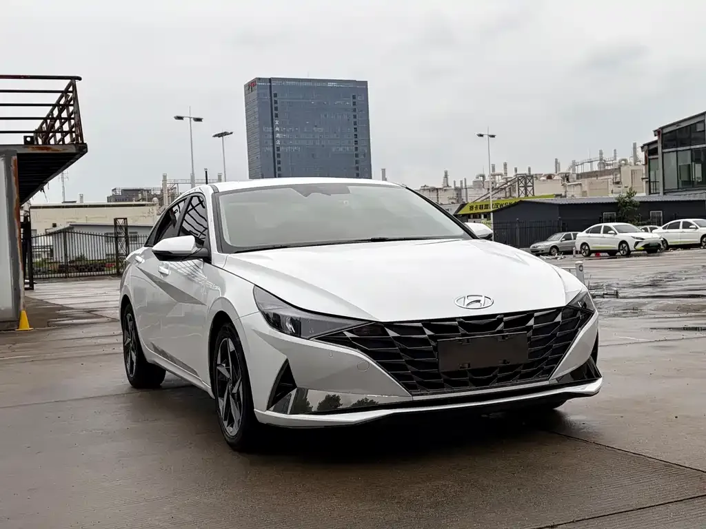 Hyundai Elantra — фото 6