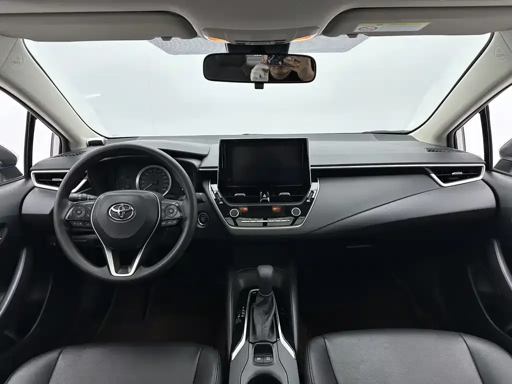 Toyota Corolla — фото 4