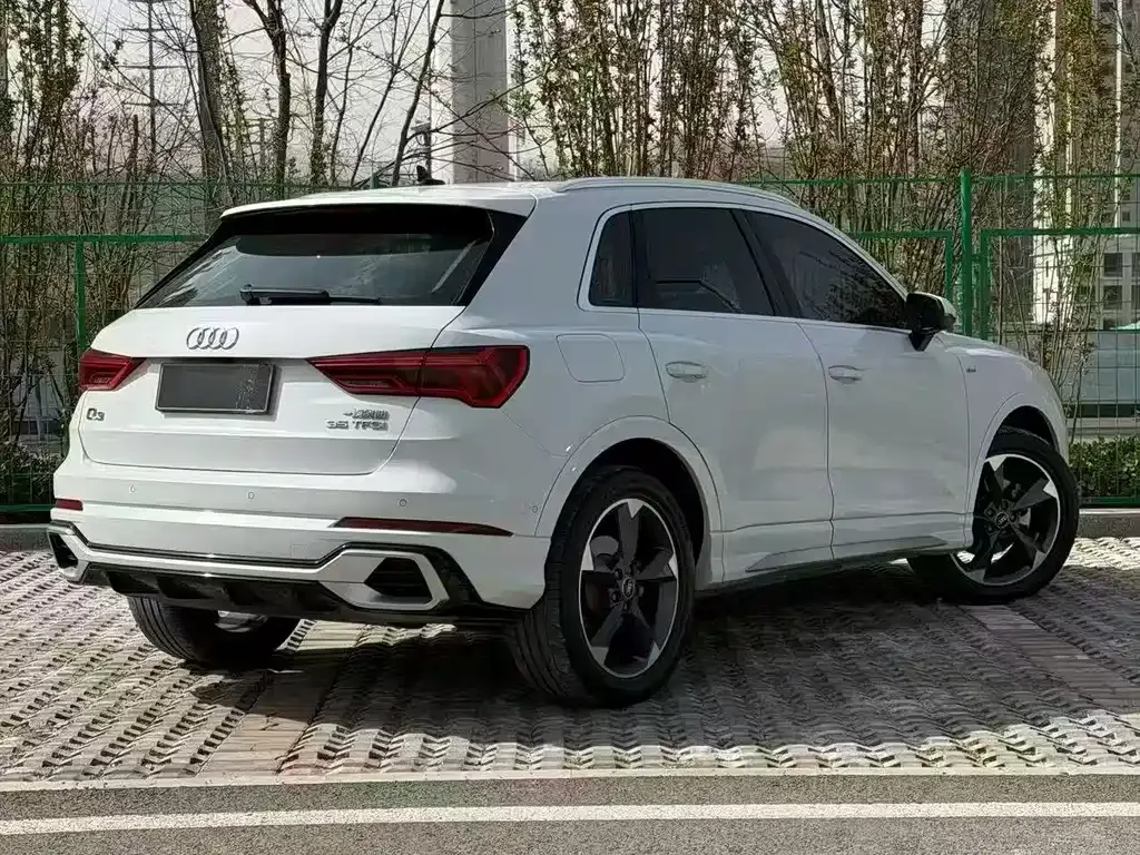 Audi Q3 — фото 10