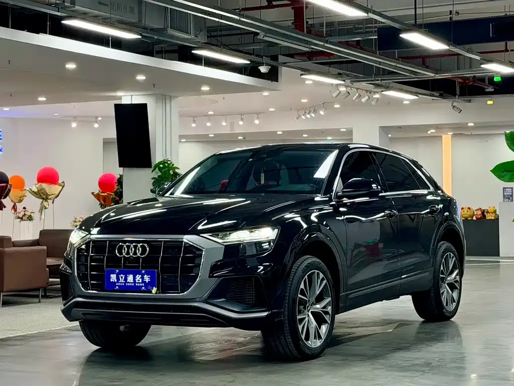 Audi Q8 — фото 1