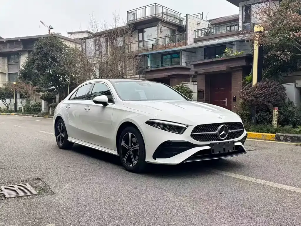 Mercedes-Benz A-Class — фото 9