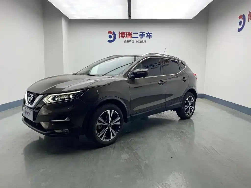 Nissan Qashqai — фото 1