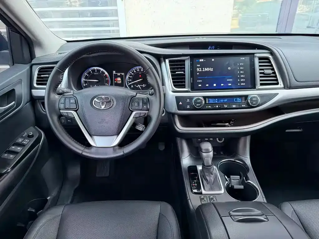 Toyota Highlander 2022 из CN, фото 2