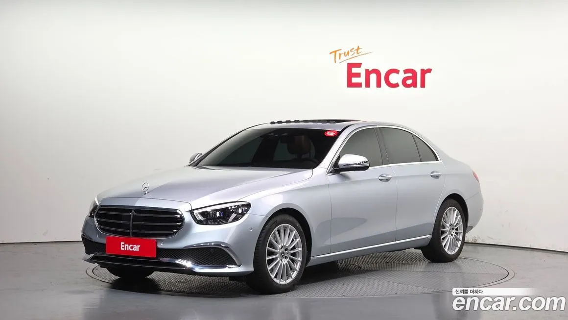 Mercedes-Benz E-Class — фото 1