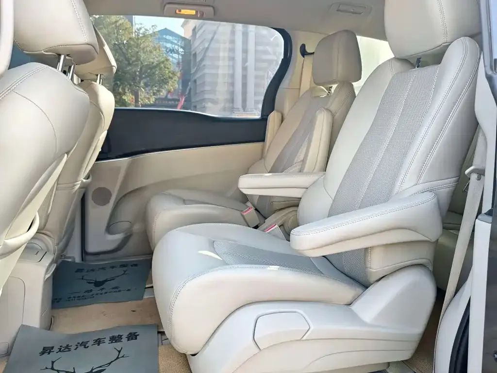 Buick GL8 2023 из CN, фото 5