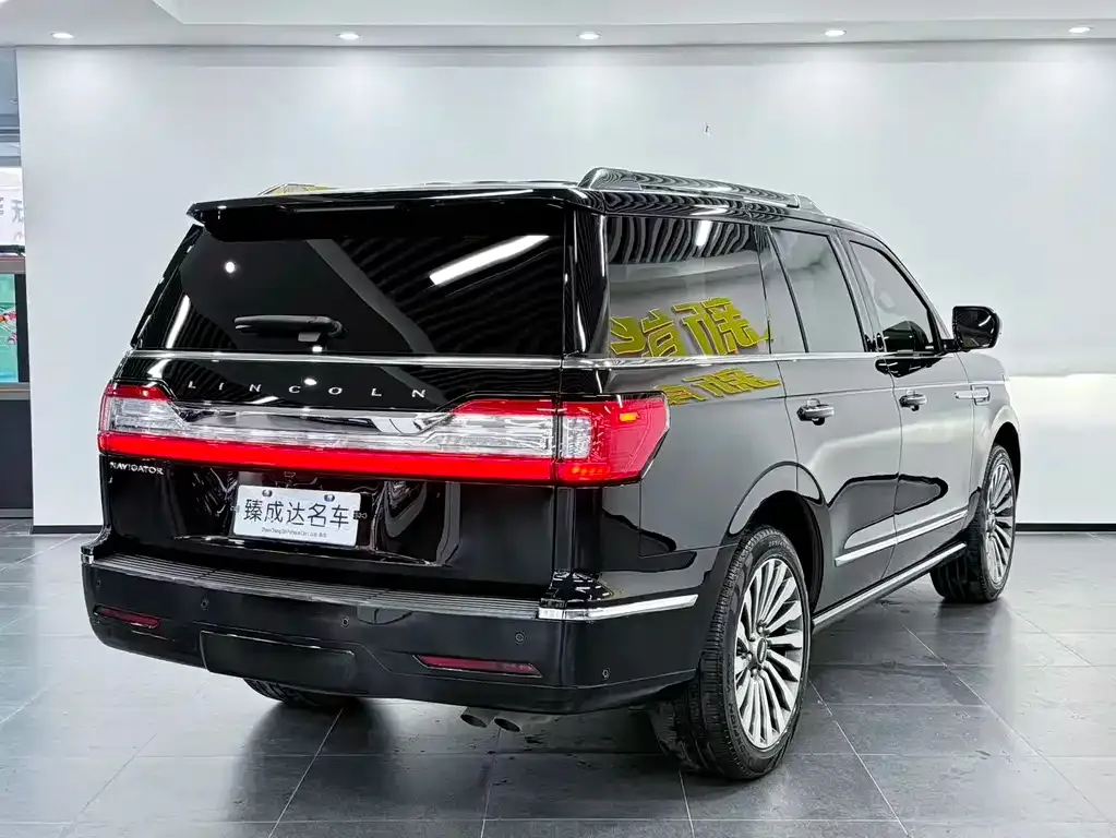 Lincoln Navigator — фото 9