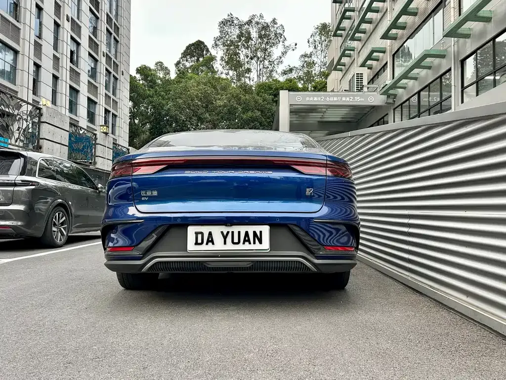 BYD Han — фото 8