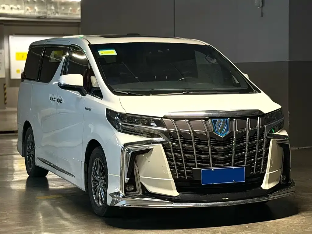Toyota Alphard — фото 8