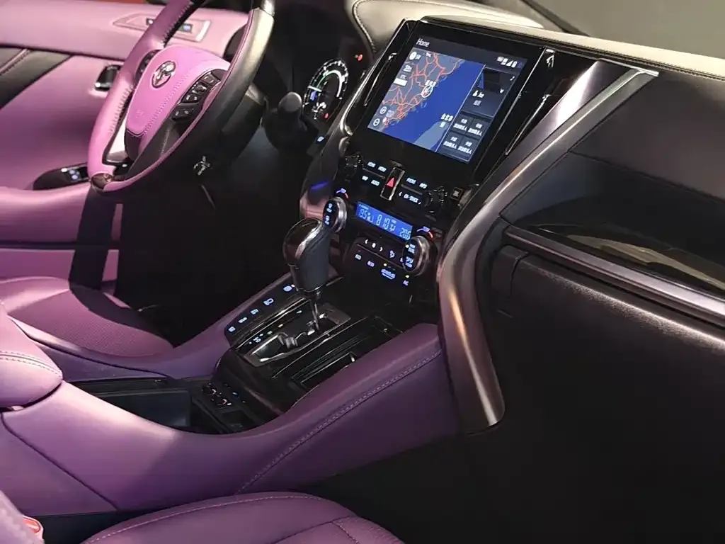 Toyota Alphard — фото 5