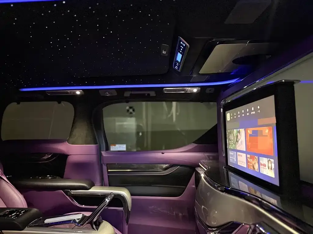 Toyota Alphard — фото 7