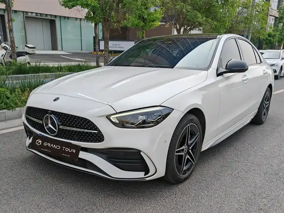 Mercedes-Benz C-Class — фото 1