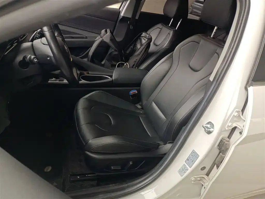 Hyundai Elantra 2021 из CN, фото 9