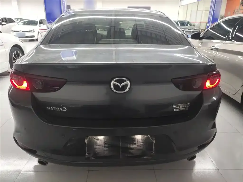 Mazda 3 Axela — фото 10