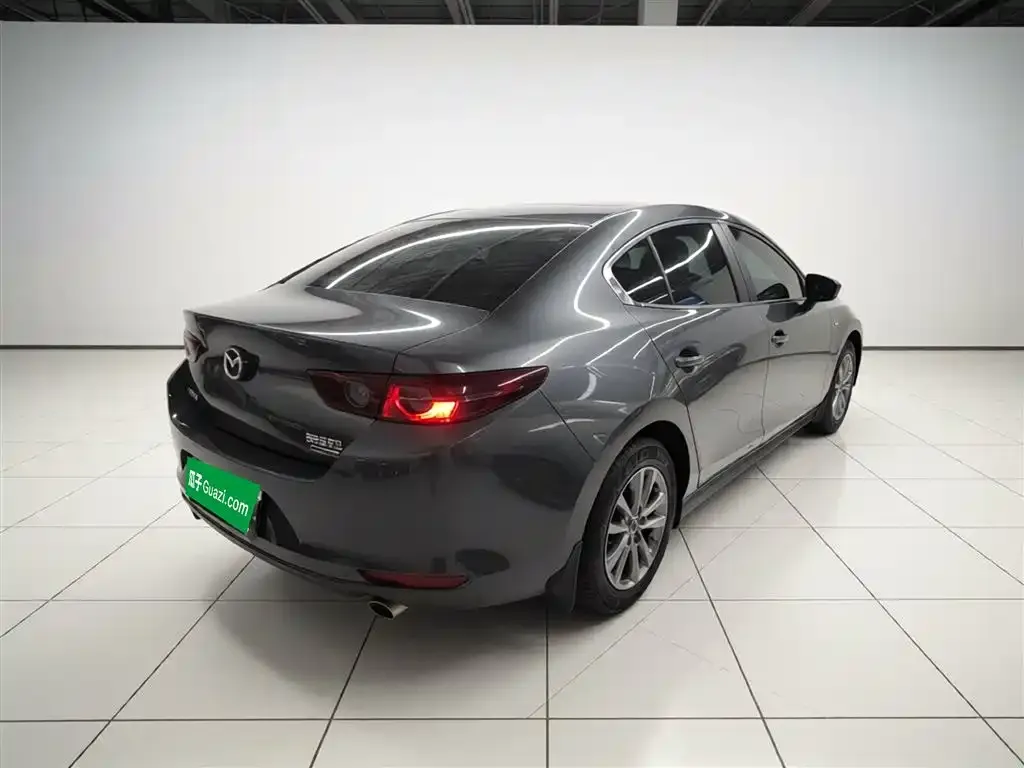 Mazda 3 Axela — фото 4