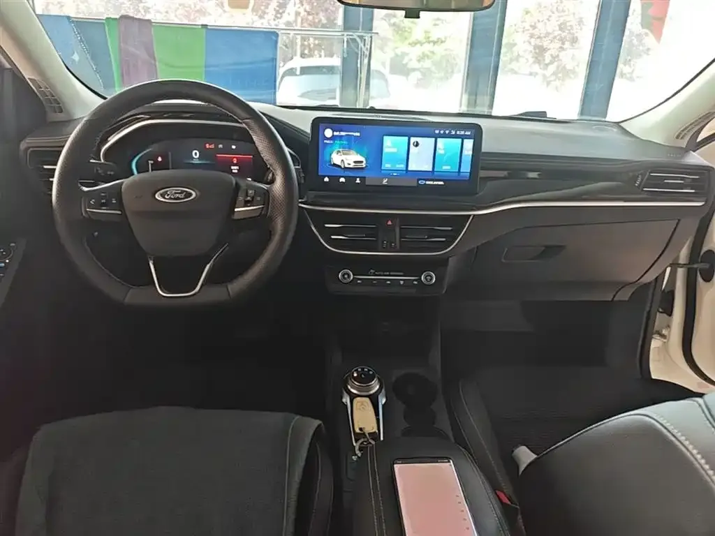 Ford Focus 2022 из CN, фото 6